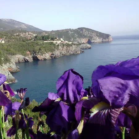 Kapetaniou 公寓 Limniónas