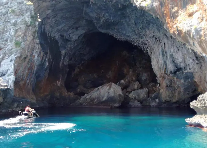 Kapetaniou Limnionas (Central Greece)